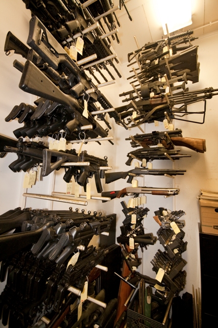 Realistic Arms Arsenal ! Hundreds of Guns and Rifles in the Gun Arsenal !  Power of Weapons 